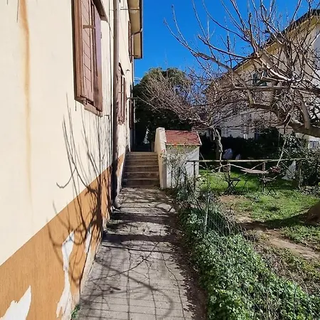 Ai Giardini - Reception Apartment Trieste